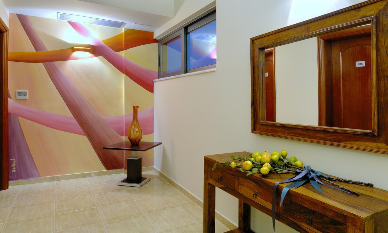 Premier Agrinio Heart Hotel エクステリア 写真