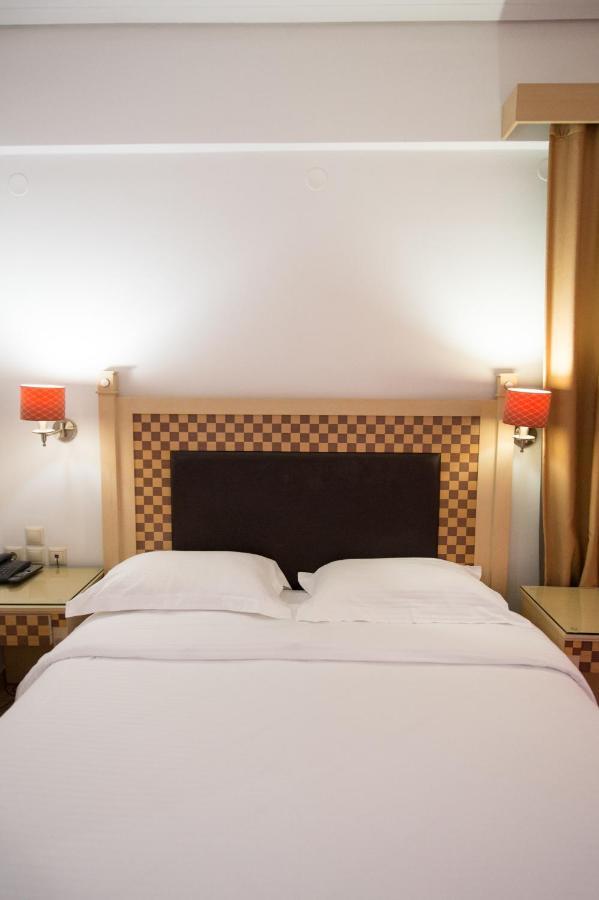 Premier Agrinio Heart Hotel エクステリア 写真