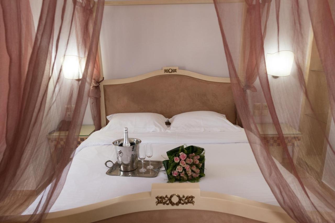 Premier Agrinio Heart Hotel エクステリア 写真