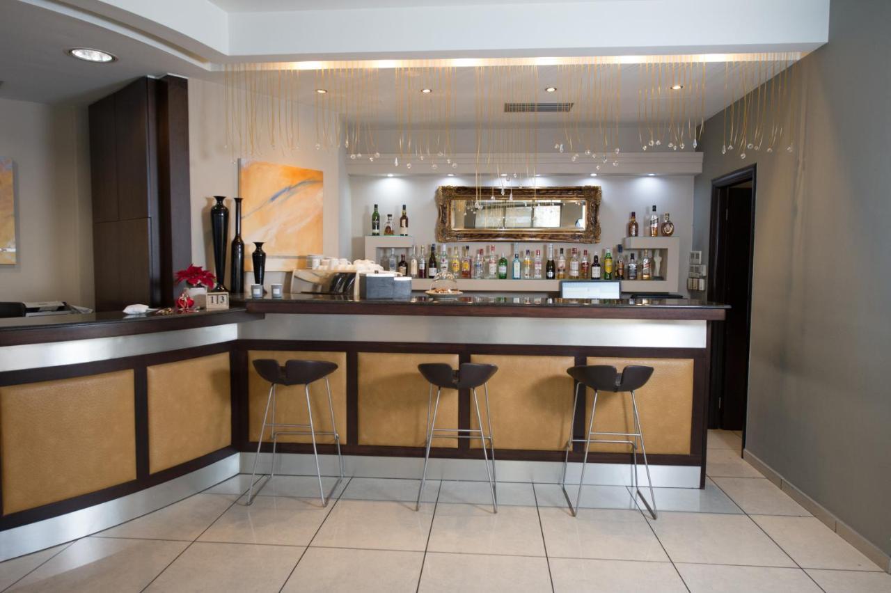 Premier Agrinio Heart Hotel エクステリア 写真